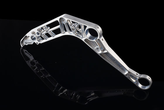 أجزاء معدنية متقدمة من الفولاذ المقاوم للصدأ معايير ISO CAD خدمة معالجة CNC مخصصة الألومنيوم تصنيع CNC